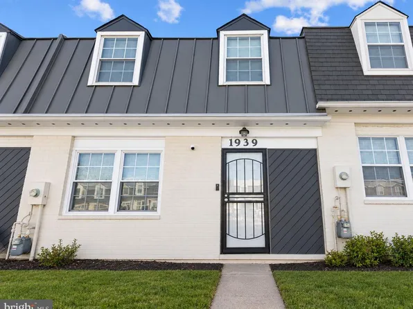 1939 Village Green Dr Unit U-207, Landover, MD 20785