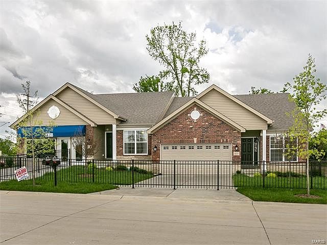 1st image of 128 Kehrs Mill Bend Dr