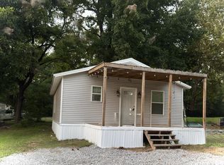 114 W Countiss St, Bruce, MS 38915