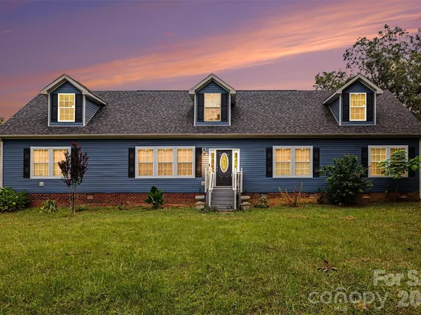 5780 Oak St, Fort Lawn, SC 29714