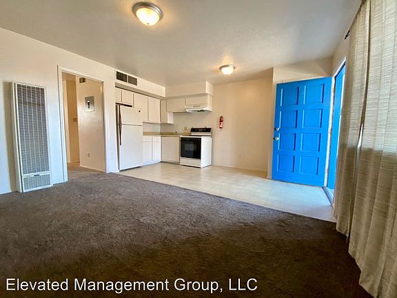 3rd image of 300 La Veta Dr NE APT 2