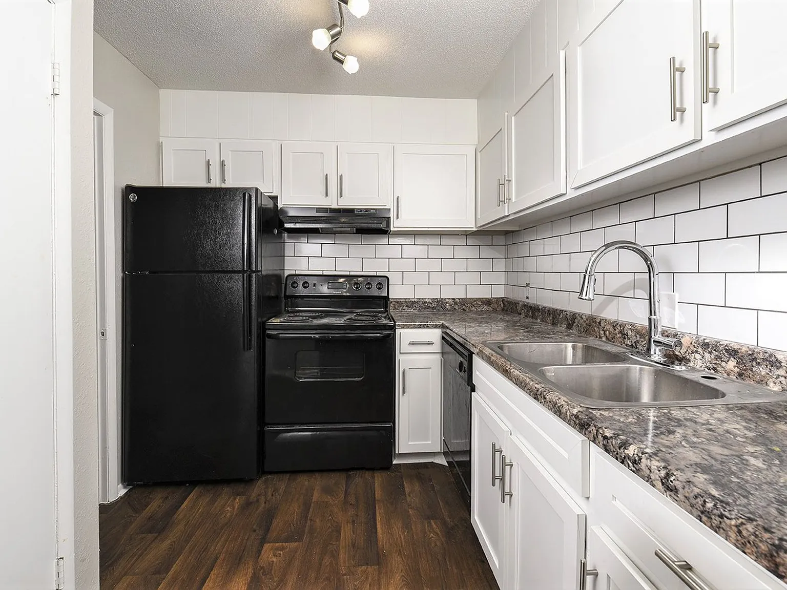 Homewood Heights — Photo 3