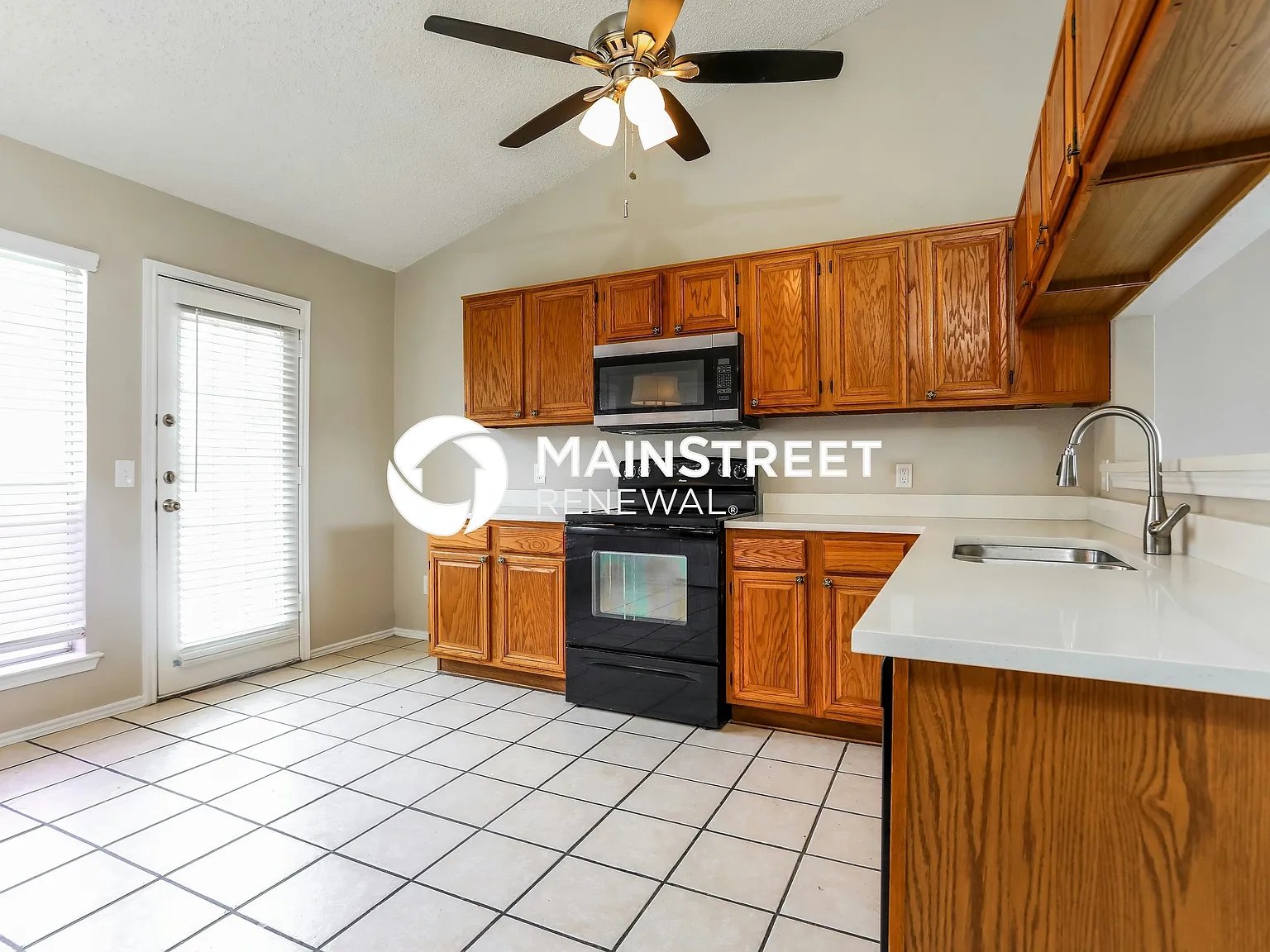 1328 E Miller Dr — Photo 4