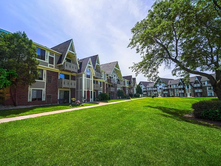 Swiss Valley Apartments — Photo 33