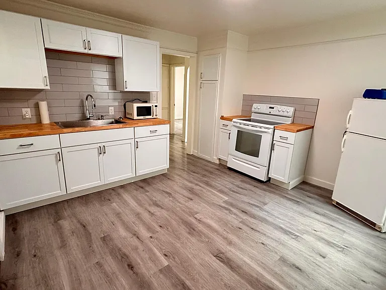 1605 Earl Ave — Photo 17