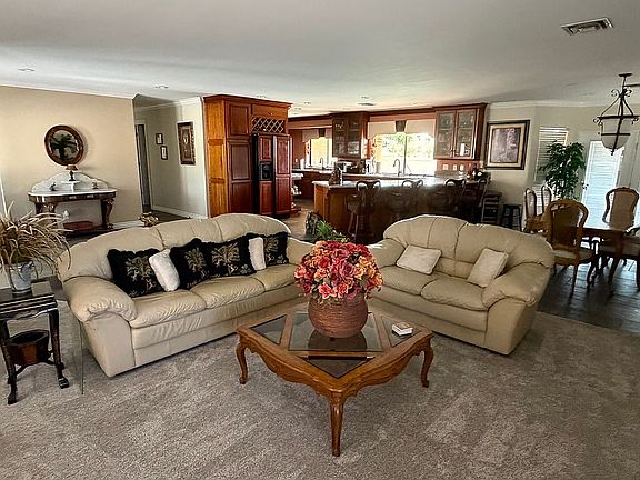 2nd image of 2410 Demaret Dr