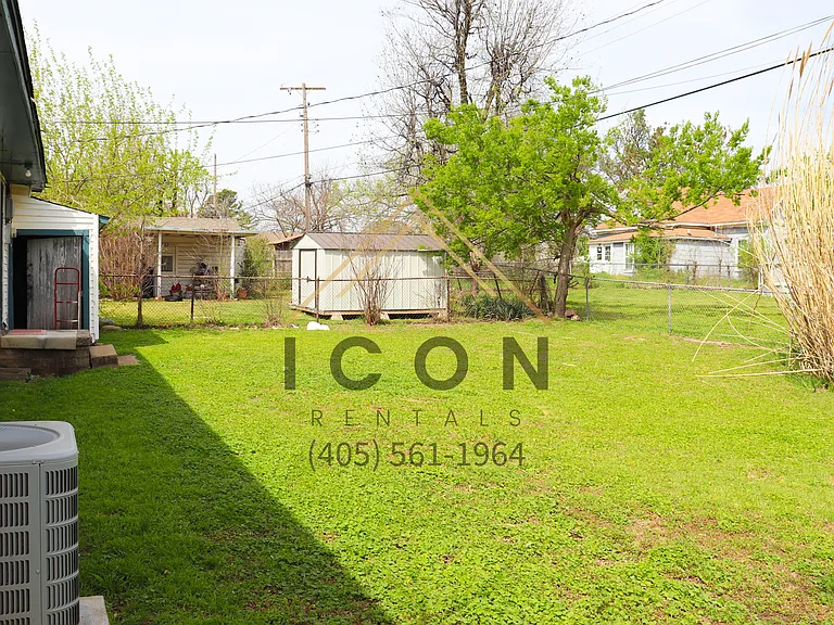 1108 W Warren St — Photo 18