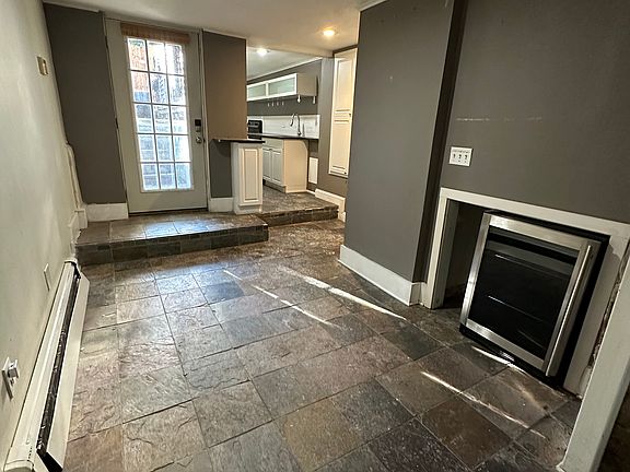 5th image of 289 D St #1