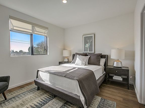 5th image of 1901 Echo Park Ave #304