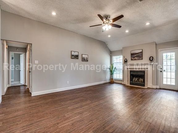 5th image of 5504 Katey Ln