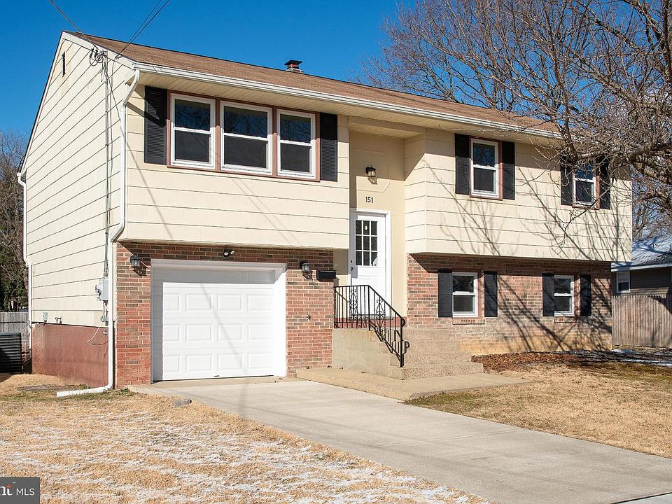 1st image of 151 E Lois Dr