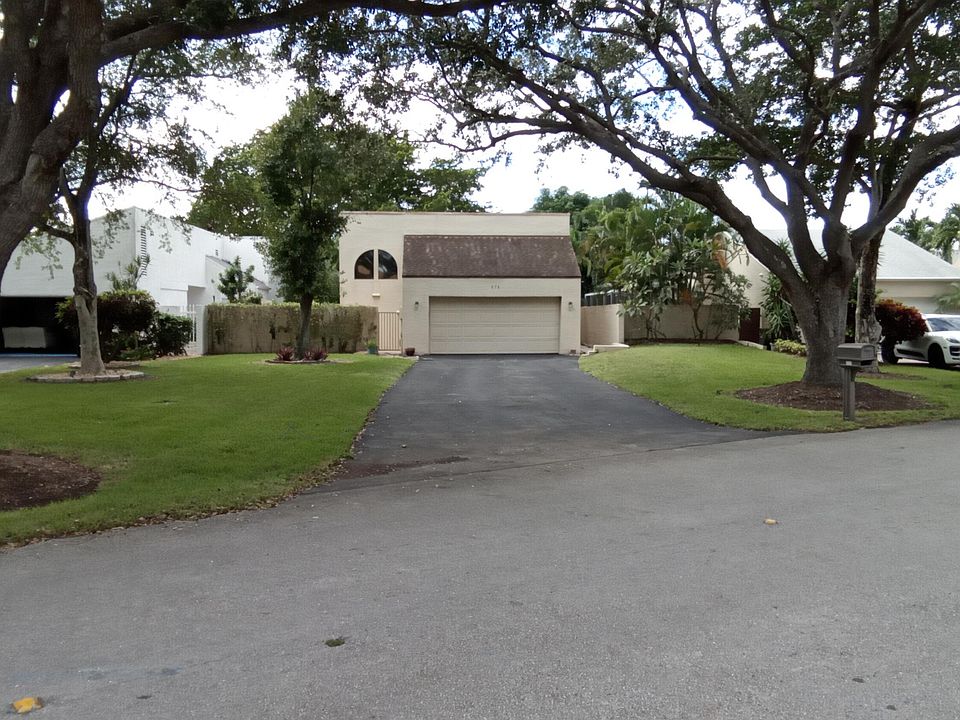 1st image of 870 NW 22nd Avenue