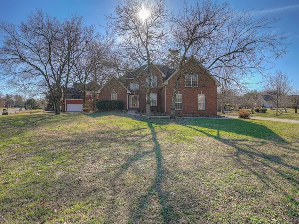 2240 Woodridge Trl, Murfreesboro, TN 37130