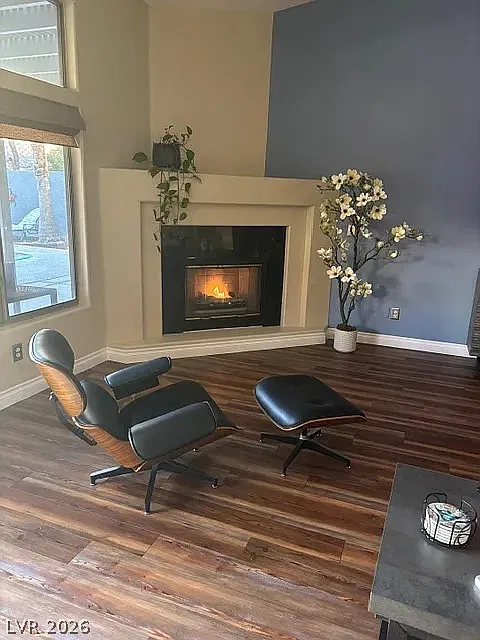 4 bed, 2.5 bath, 2563 sqft, $3,900 — Photo 2