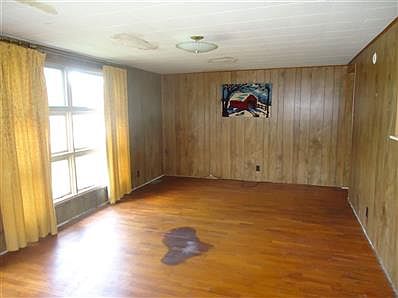 4th image of 1346 W Crandall St