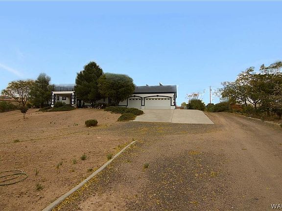 3rd image of 2410 N Yavapai Dr
