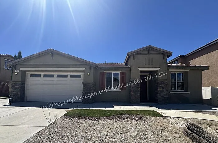 5764 Paddington Dr