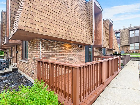 4th image of 12752 S Kenneth Ave #C