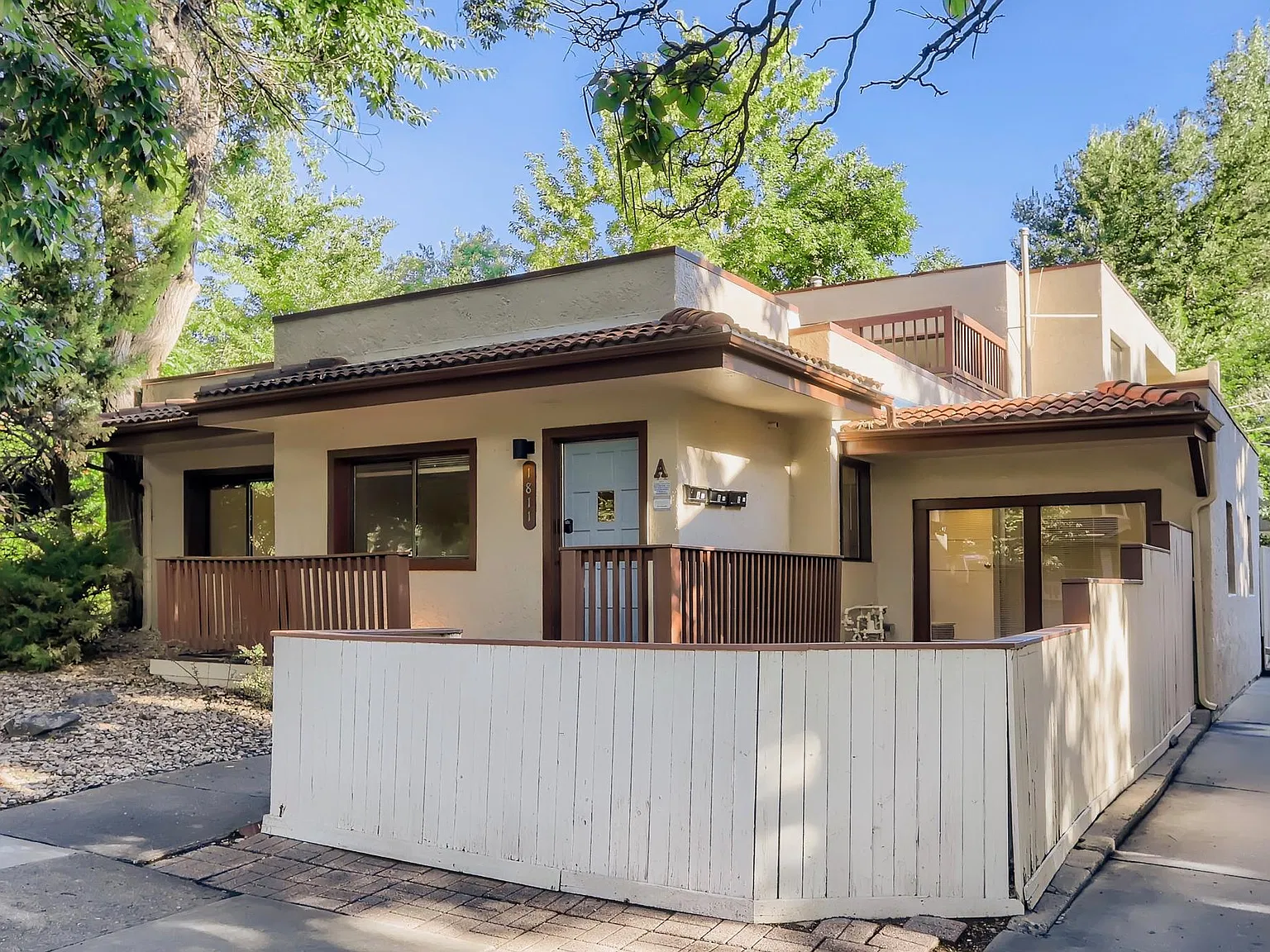 1811 Grove St — Photo 1