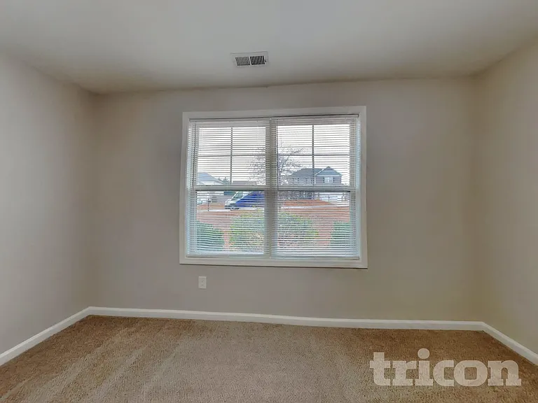 295 New Castle Ln — Photo 13