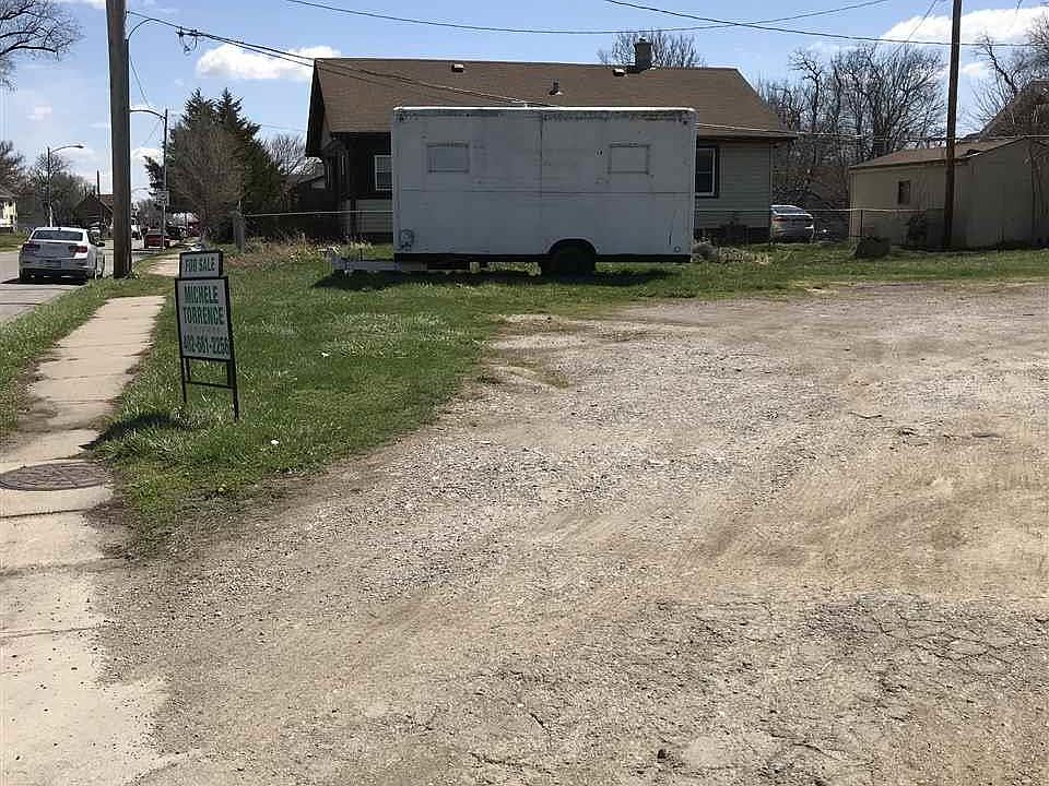 1st image of 3829 Florence Blvd