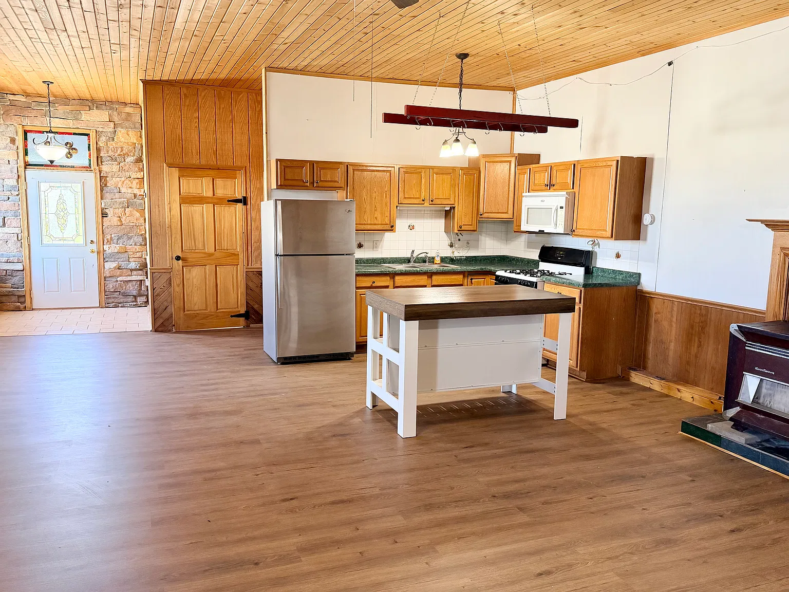 1 bed, 850 sqft, $675 — Photo 1
