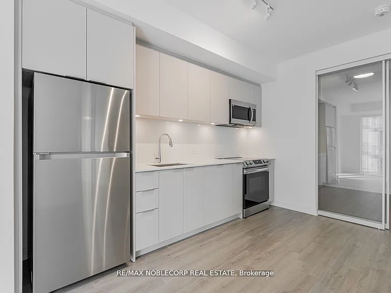 357 King St W #3409 — Photo 3