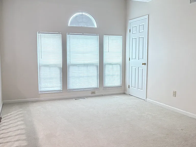 6112 Tarn Cir — Photo 29
