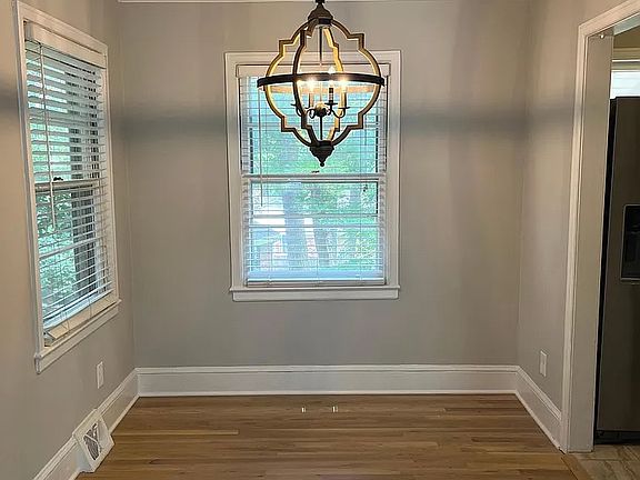 4th image of 1413 Claridge Ln
