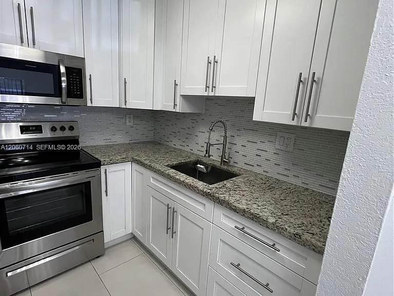 9520 SW 8th St #118 — Photo 15