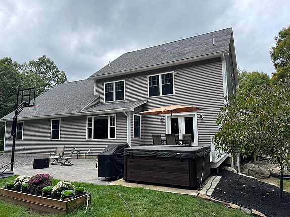 3rd image of 5 Senter Farm Road