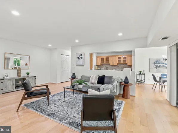 5809 Edson Ln APT 303, Rockville, MD 20852