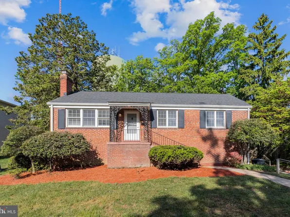 2520 Buckelew Dr, Falls Church, VA 22046