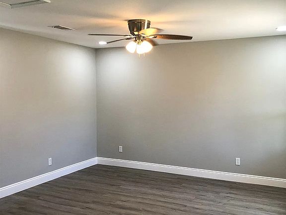 2nd image of 1403 N 50th Ave