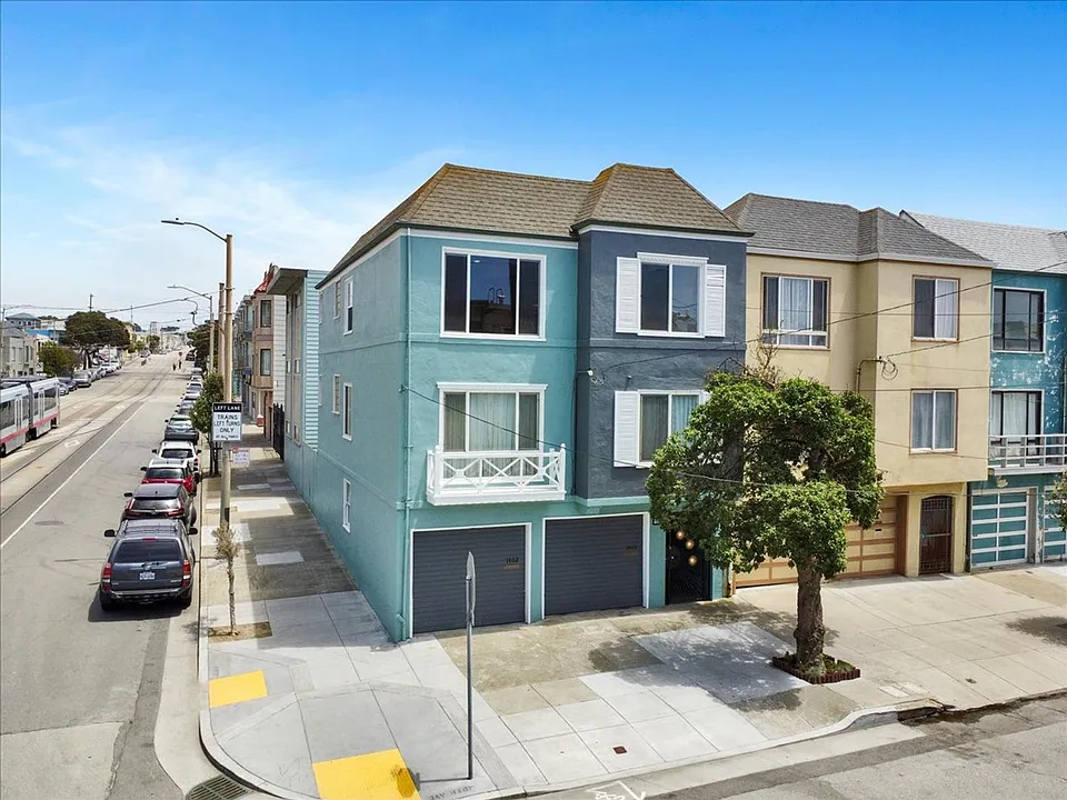 1400-1402 48th Avenue