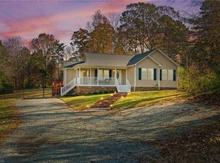 633 Cooks Mill Rd, Mebane, NC 27302