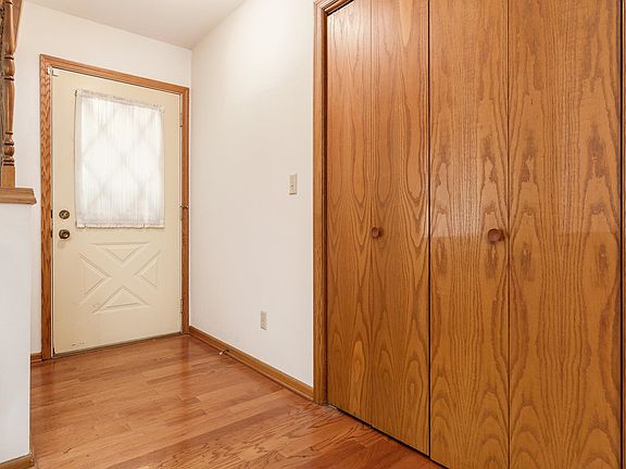 4th image of 11687 Tranary Ct