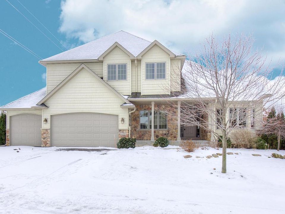 This home truly has it all. Quality construction located in a cul-de-sac on a gorgeous .52 acre lot with a stunning private view. You won't find this combination in new construction at this price!