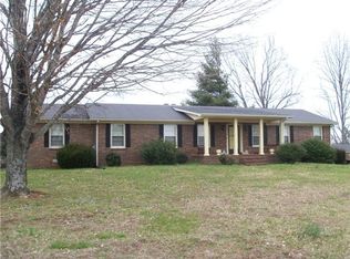 3678 Trousdale Ln, Columbia, TN 38401