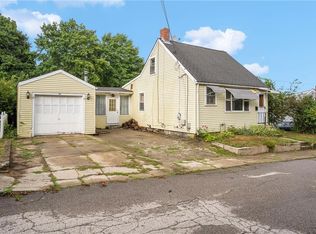5 Elm St, Coventry, RI 02816