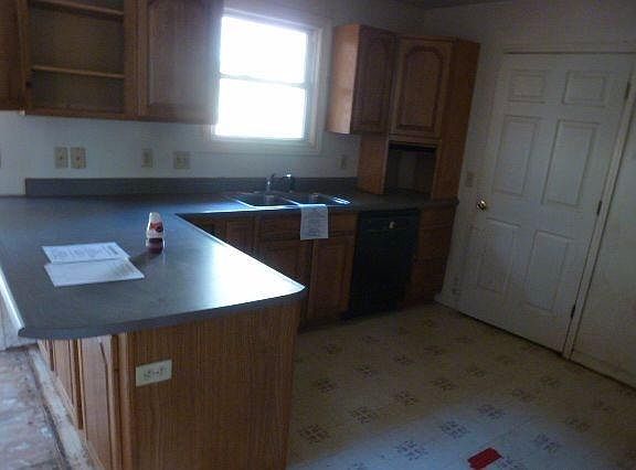 5th image of 4371 Beechmont Dr
