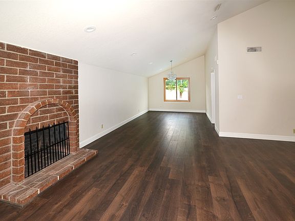 2nd image of 1373 Sussex Way