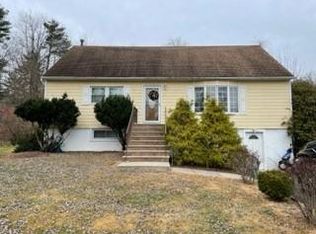 13 Sable Ct, West Nyack, NY 10994