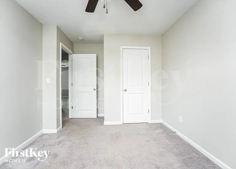 1035 Sutherland Dr — Photo 12