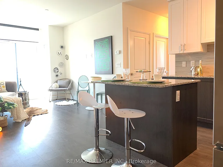 3600 Highway 7 #Penthouse O2 — Photo 24