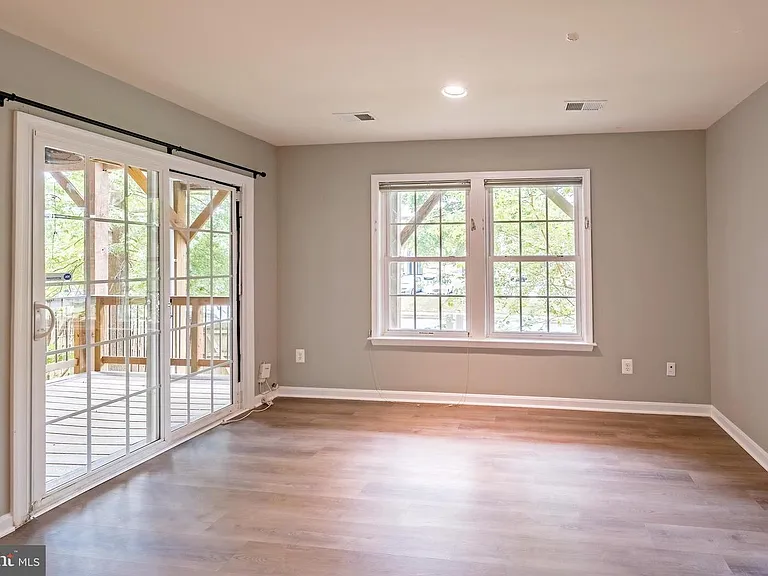 3385 Beechcliff Dr — Photo 37