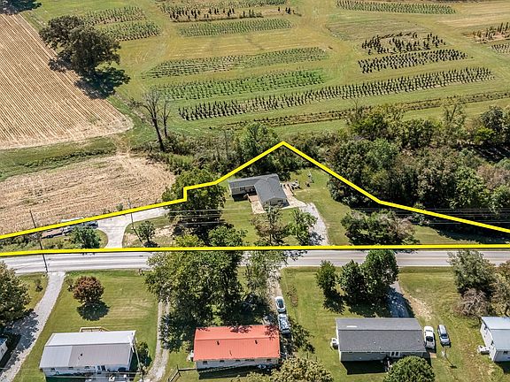 3rd image of 1065 Short Mountain Rd