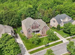 9034 Kensington Forest Dr, Harrisburg, NC 28075