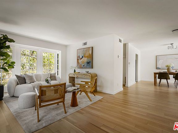 5th image of 3887 Latrobe St