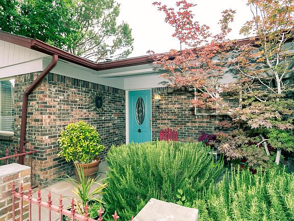 11505 Manitoba St NE (6)